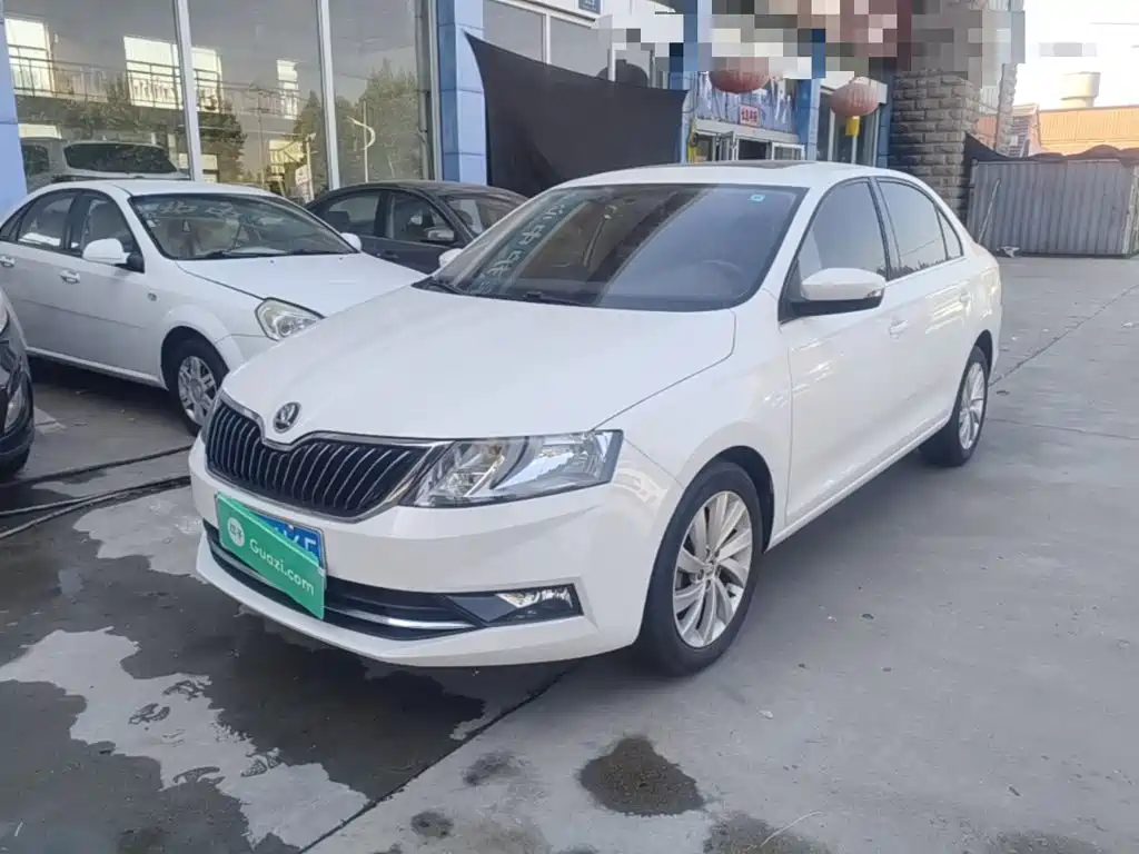 Skoda Rapid — фото 2