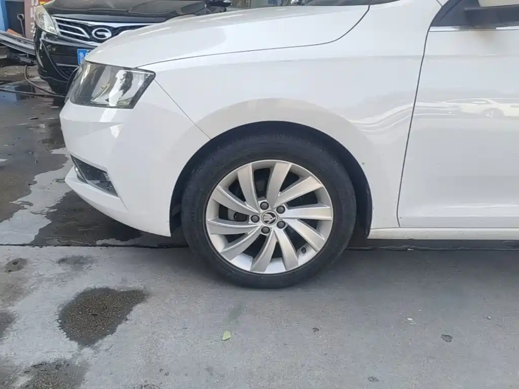 Skoda Rapid — фото 23