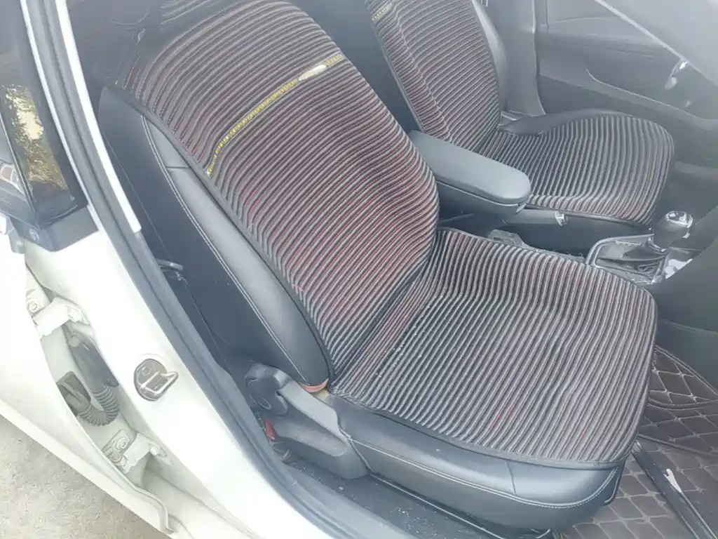 Skoda Rapid — фото 25