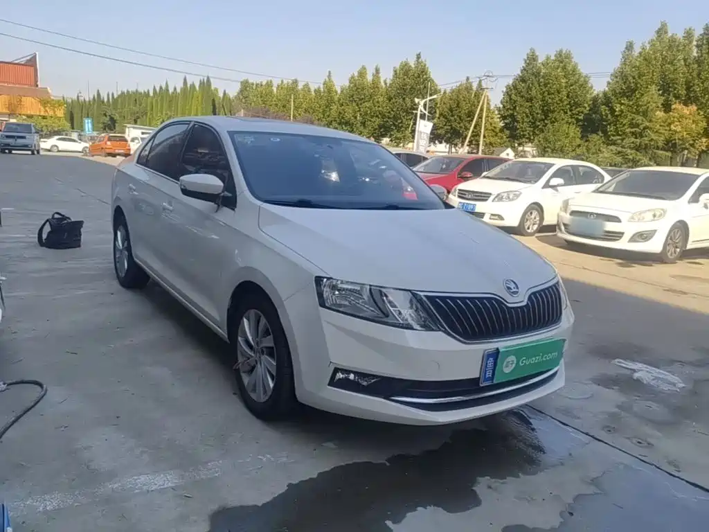 Skoda Rapid — фото 4