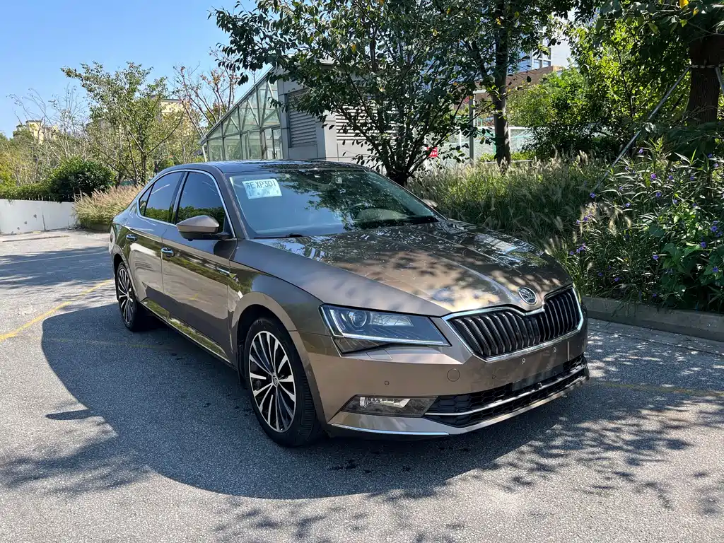 Skoda Superb — фото 3