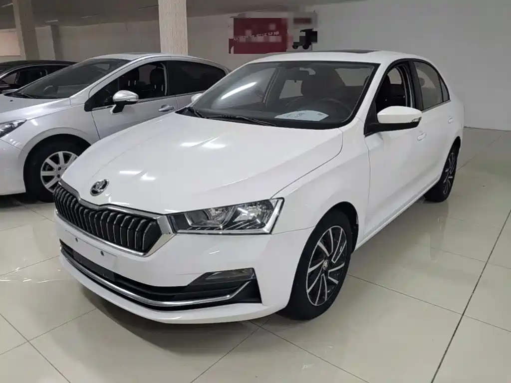 Skoda Rapid — фото 2