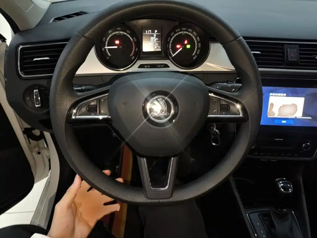Skoda Rapid — фото 11