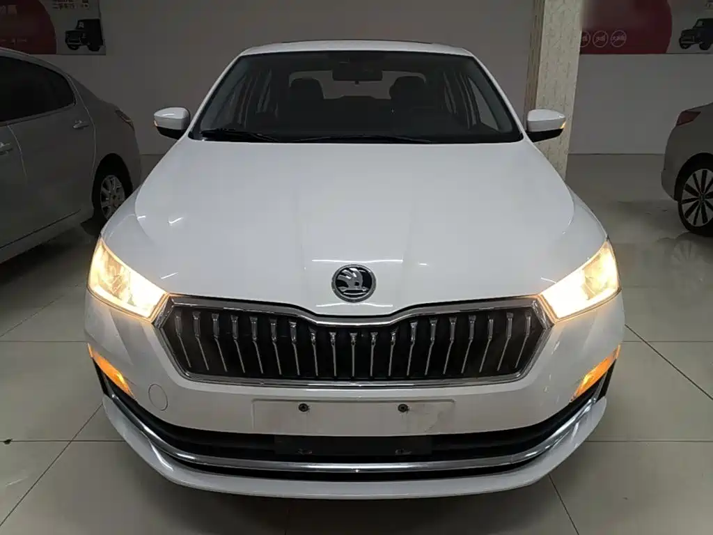 Skoda Rapid — фото 3
