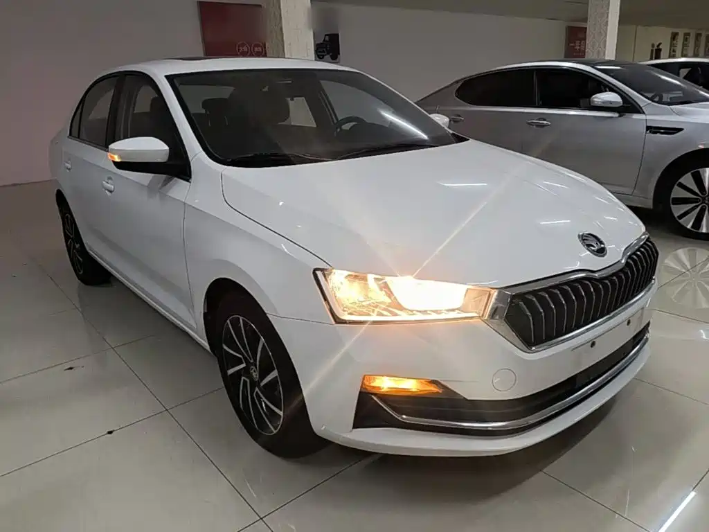 Skoda Rapid — фото 4