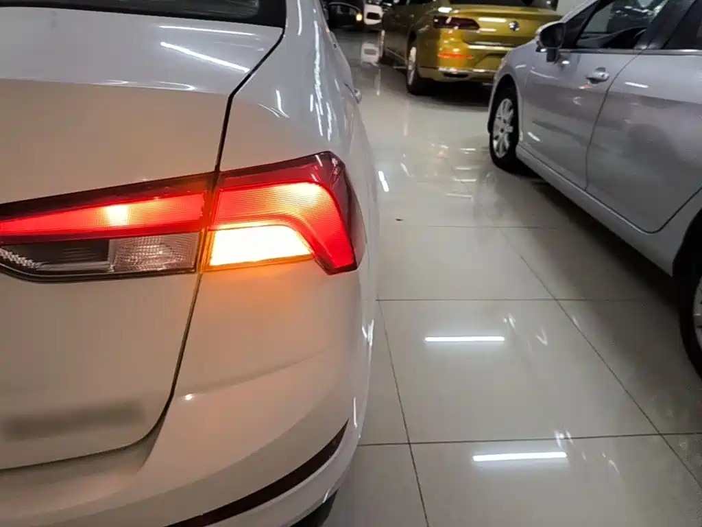 Skoda Rapid — фото 8