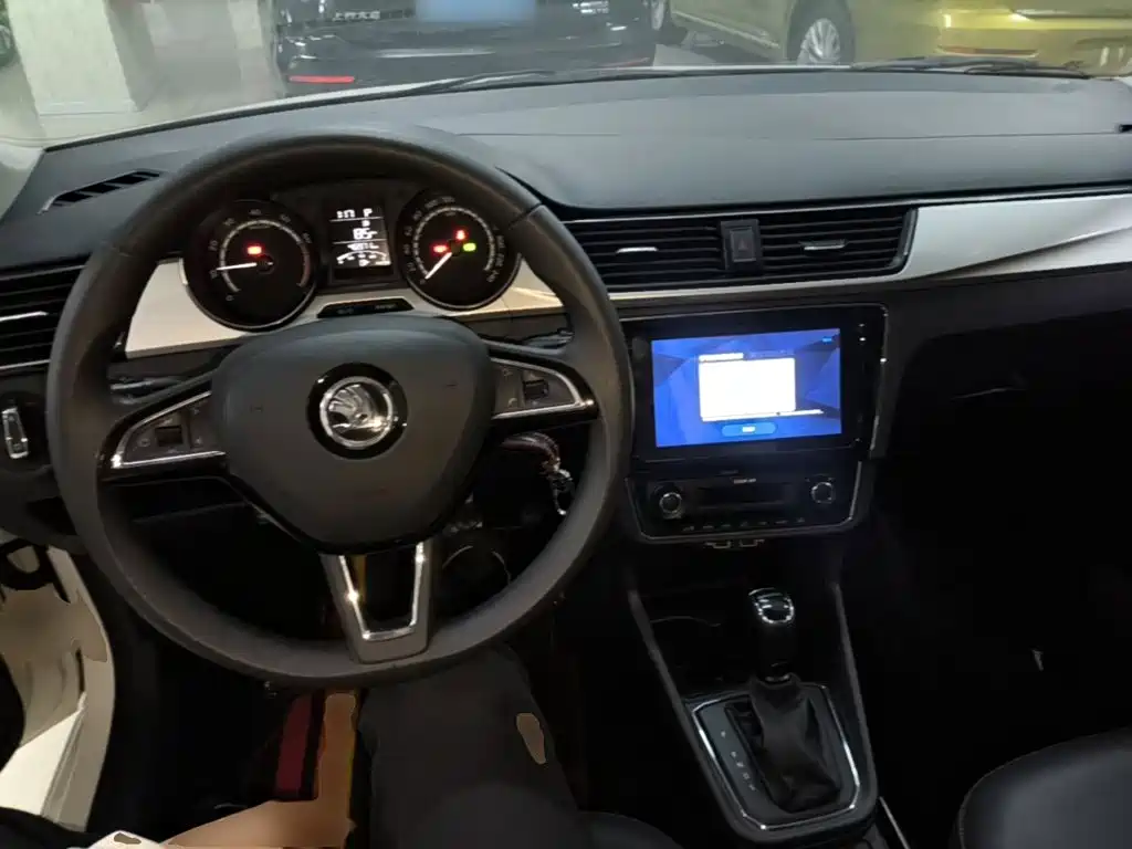 Skoda Rapid — фото 10