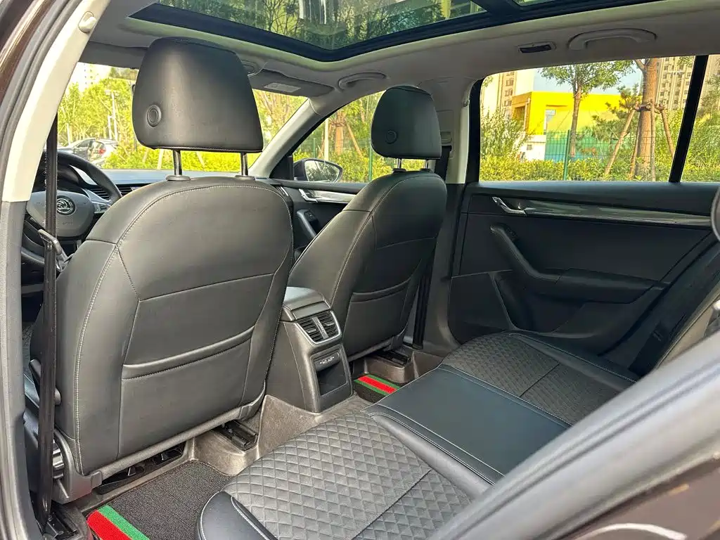 Skoda Octavia — фото 5