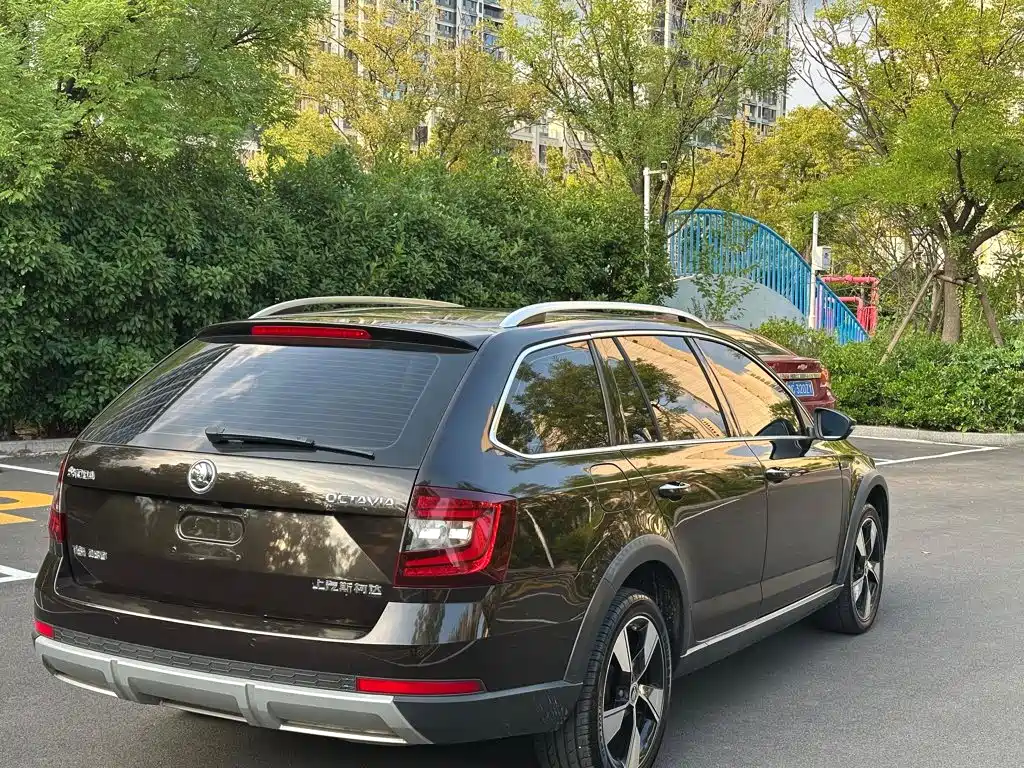 Skoda Octavia — фото 9
