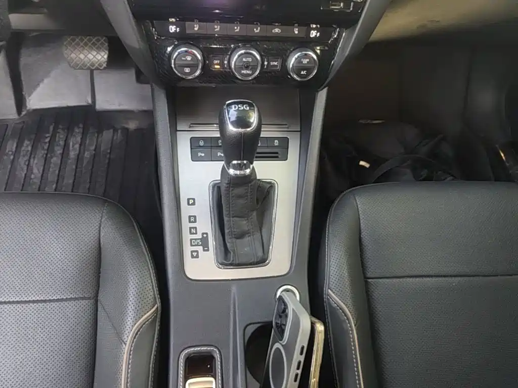 Skoda Octavia — фото 14