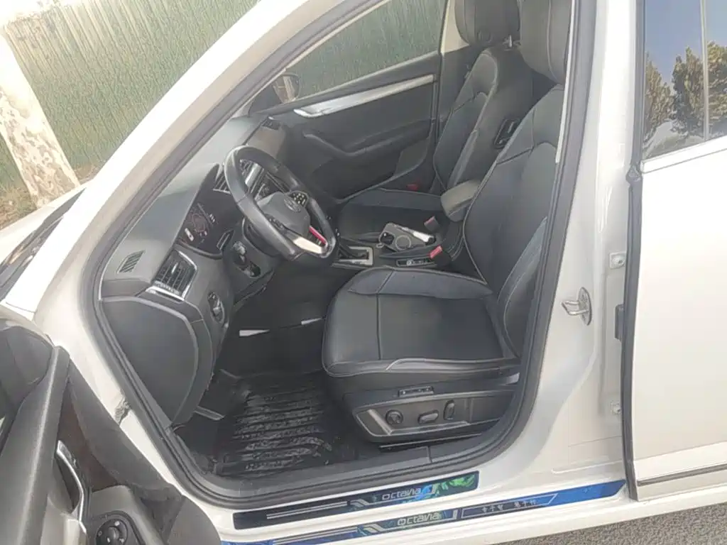 Skoda Octavia — фото 15