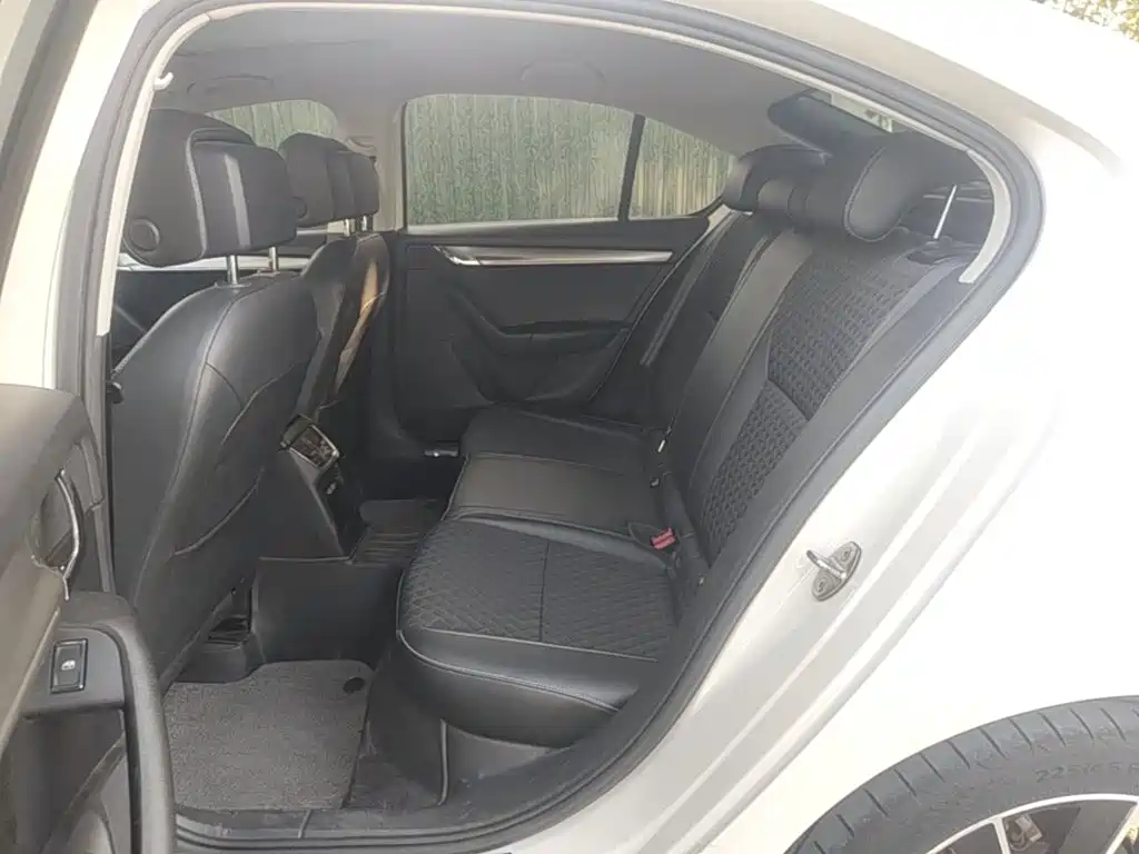 Skoda Octavia — фото 17
