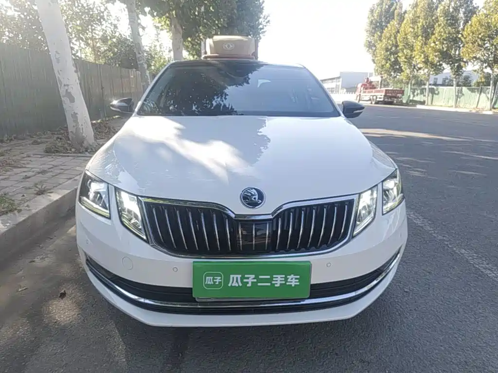 Skoda Octavia — фото 3