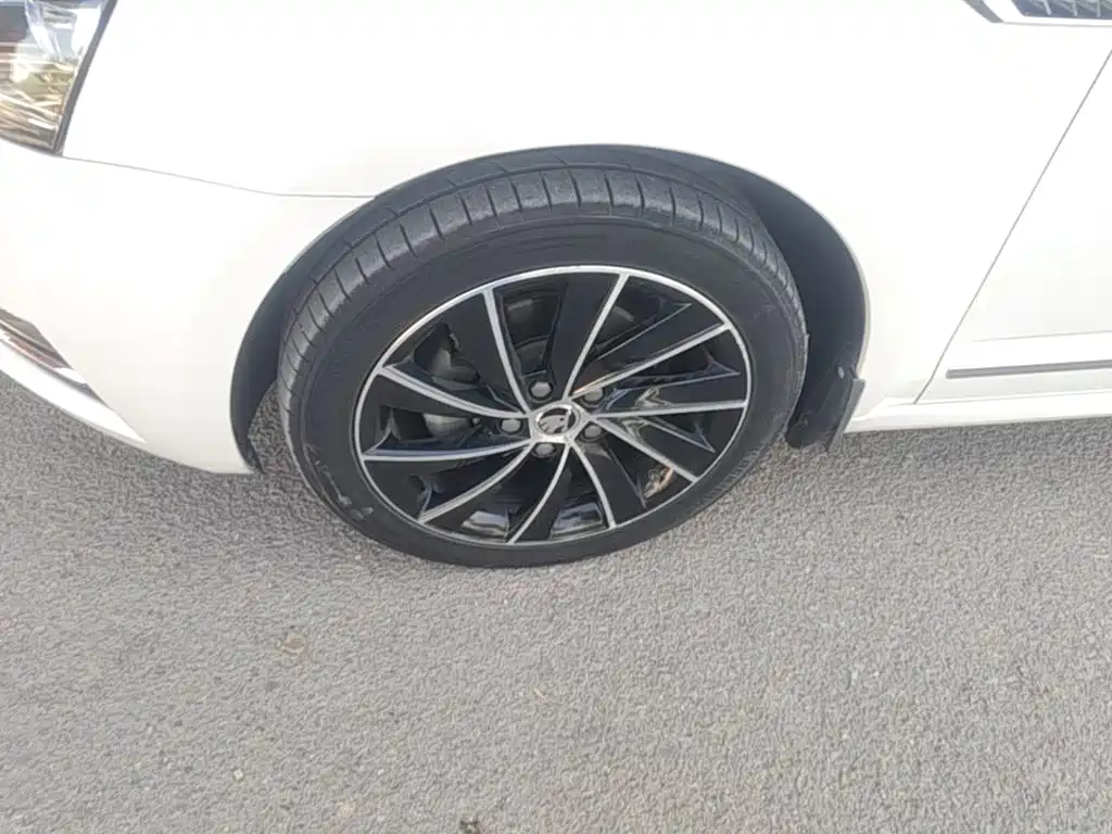 Skoda Octavia — фото 23