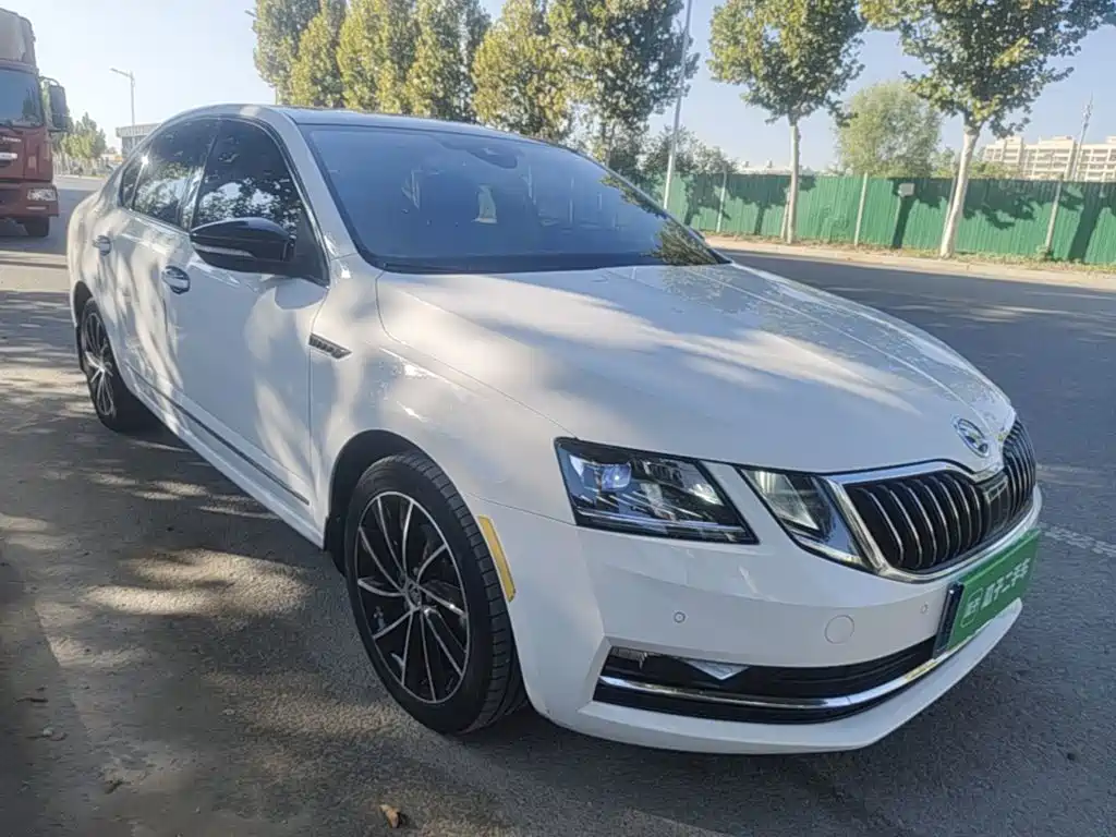 Skoda Octavia — фото 4