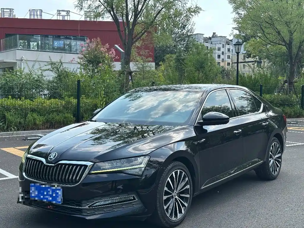 Skoda Superb — фото 3