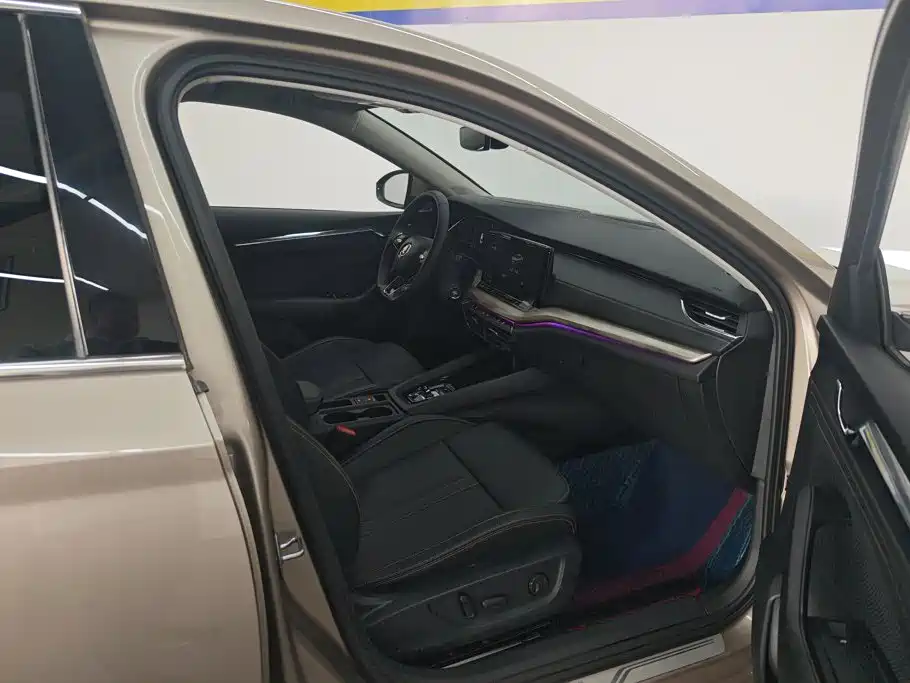 Skoda Octavia — фото 8