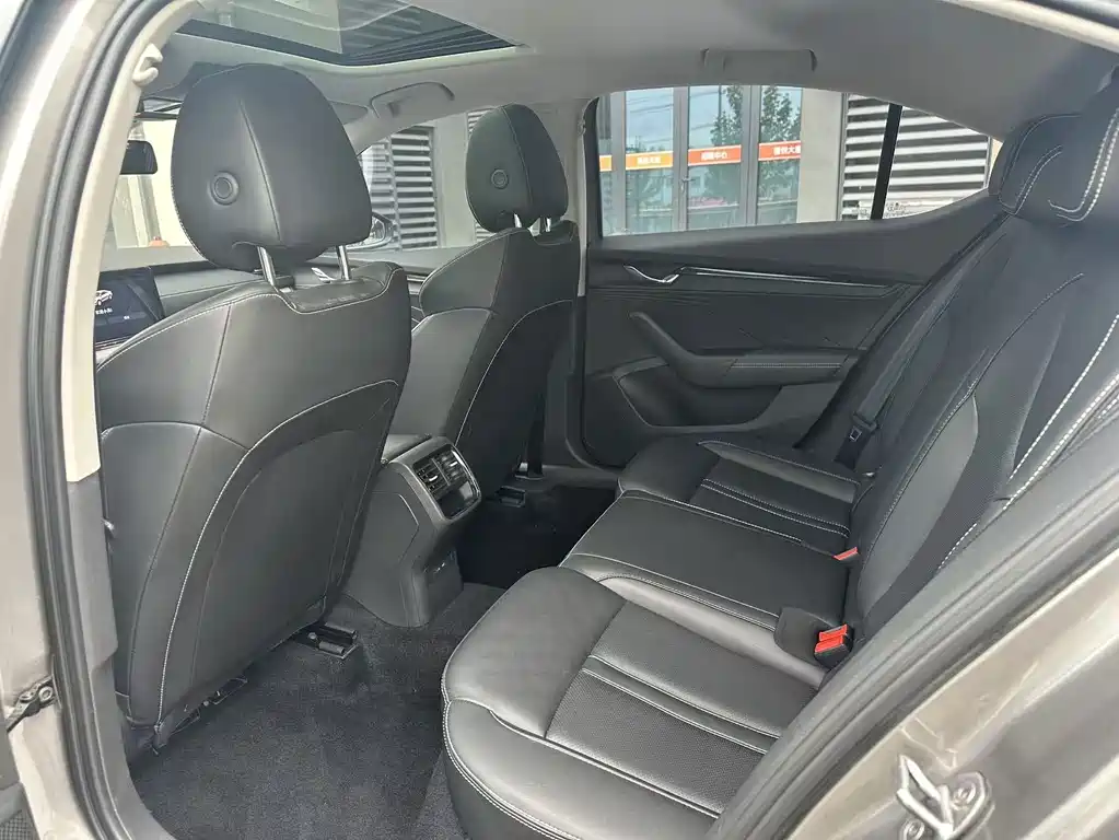 Skoda Octavia — фото 9