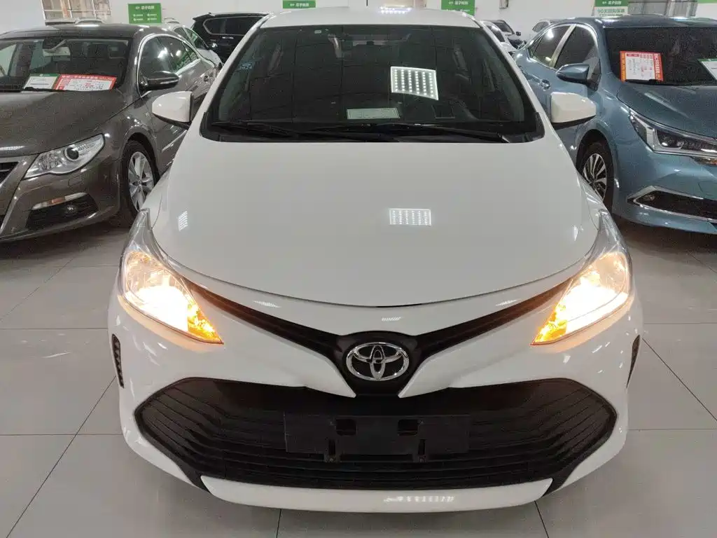 Toyota Vios — фото 3