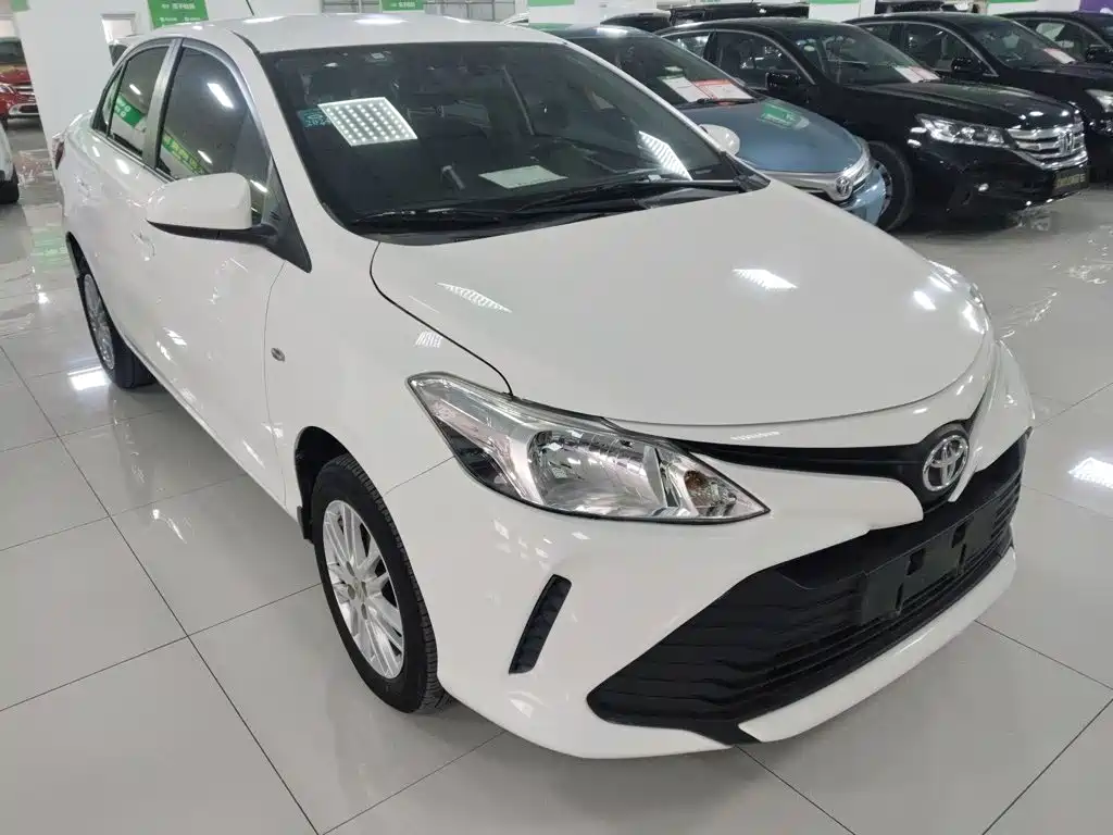 Toyota Vios — фото 4