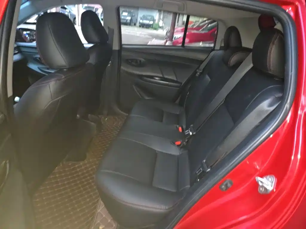 Toyota Yaris L — фото 17