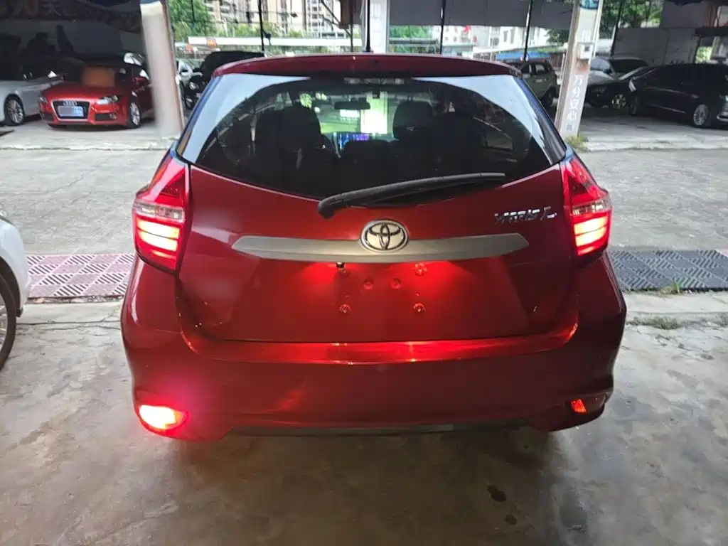 Toyota Yaris L — фото 6