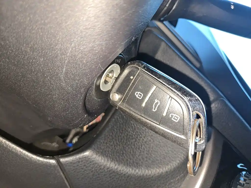 Toyota Yaris L — фото 9