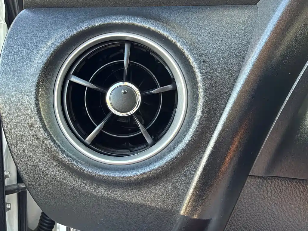 Toyota Corolla — фото 20
