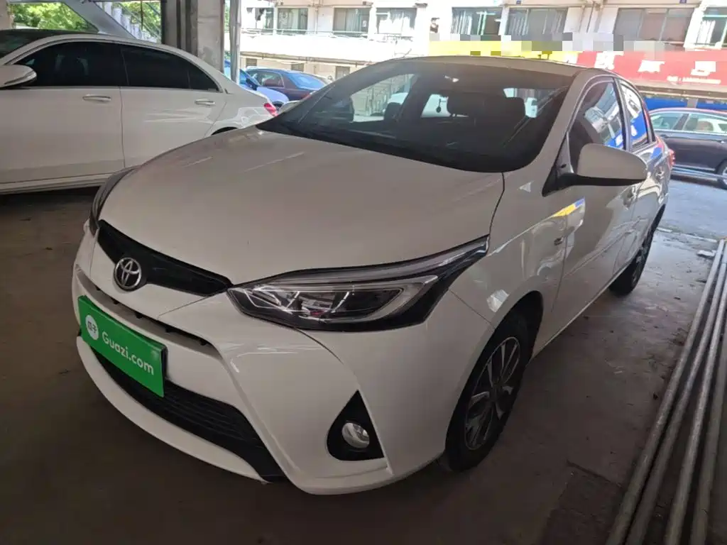 Toyota Yaris L — фото 2