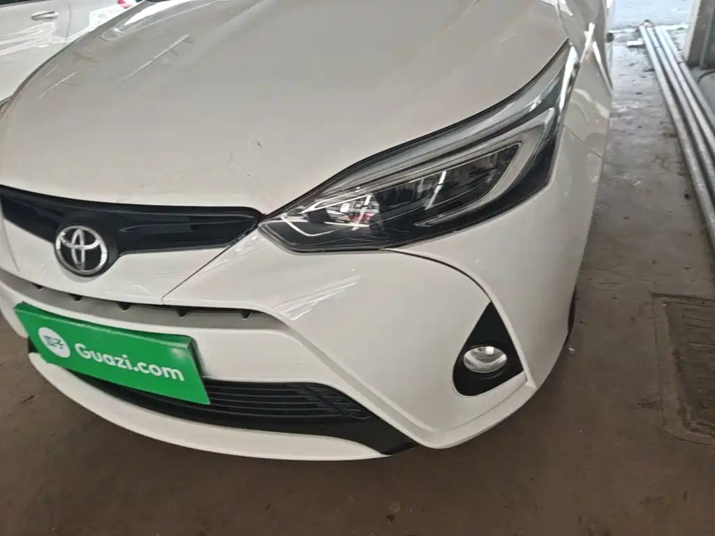 Toyota Yaris L — фото 24
