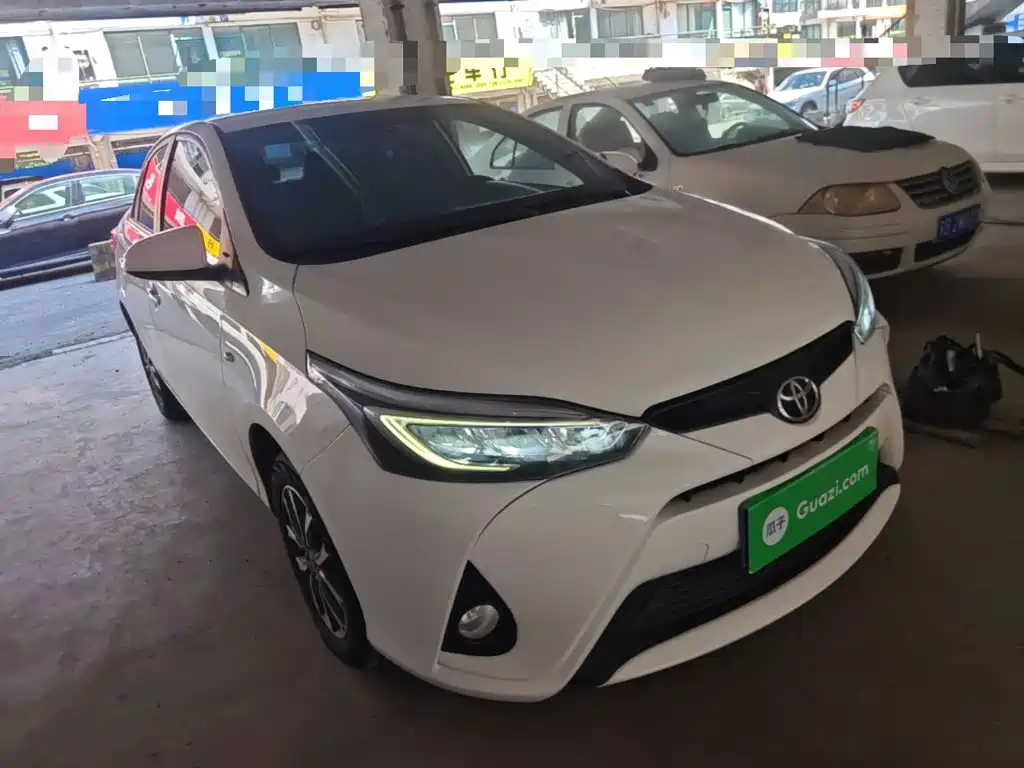 Toyota Yaris L — фото 4