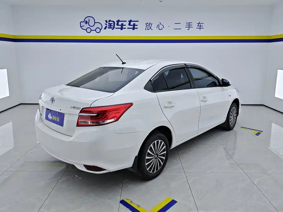 Toyota Vios — фото 3