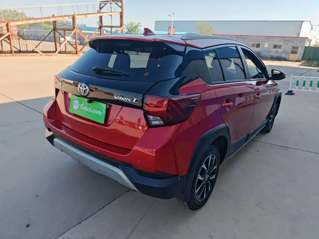 Toyota Yaris L — фото 7