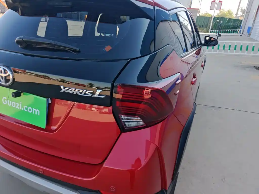Toyota Yaris L — фото 8