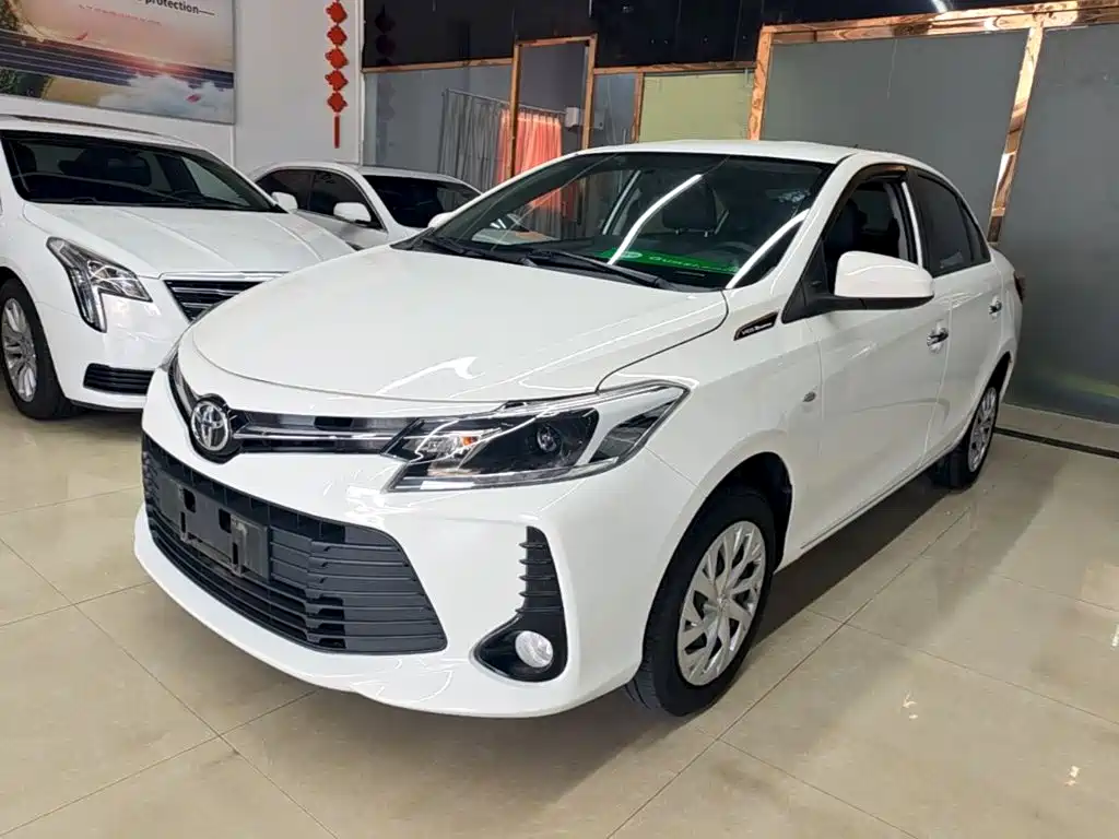 Toyota Vios — фото 2