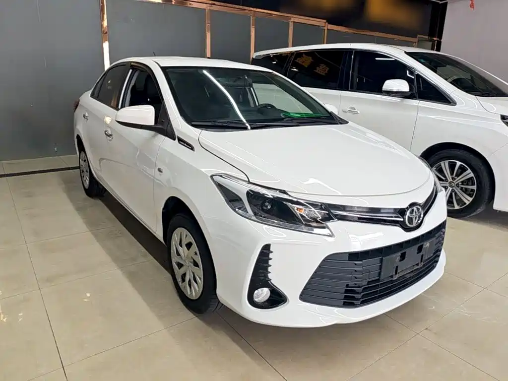 Toyota Vios — фото 4