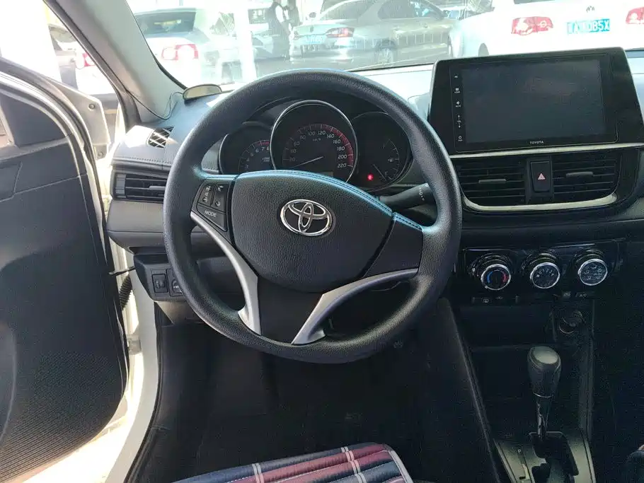 Toyota Vios — фото 15