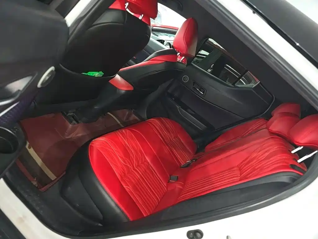 Toyota C-HR — фото 17