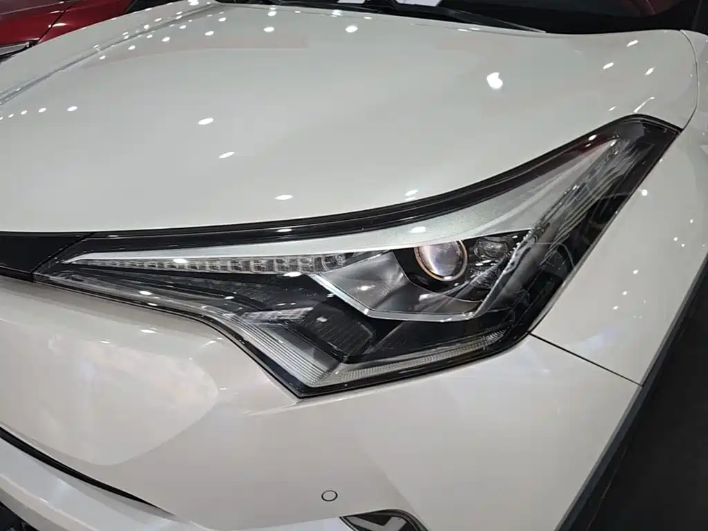 Toyota C-HR — фото 24