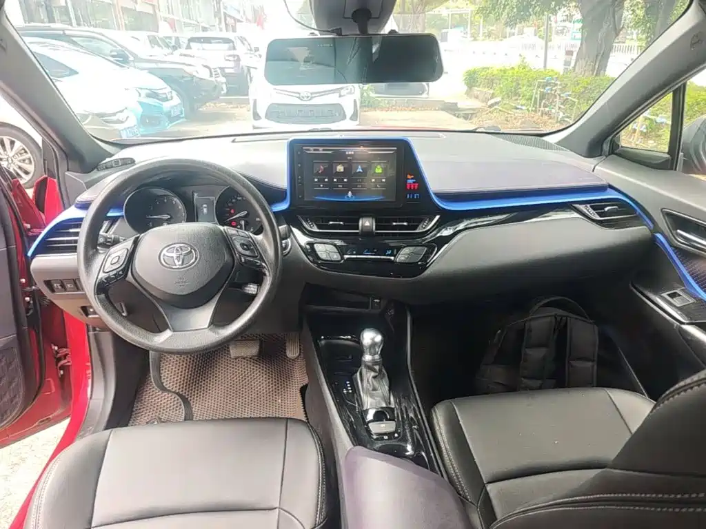 Toyota C-HR — фото 10