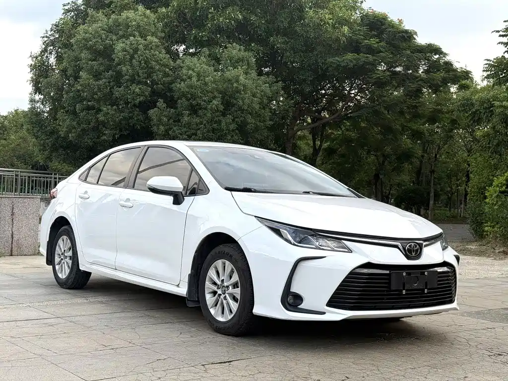 Toyota Corolla — фото 2