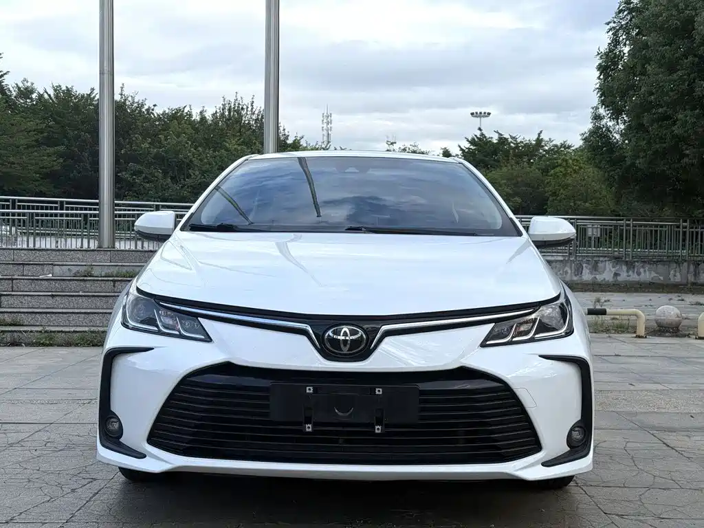 Toyota Corolla — фото 3