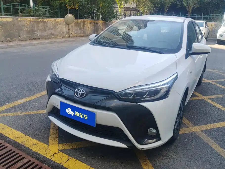 Toyota Yaris L — фото 2