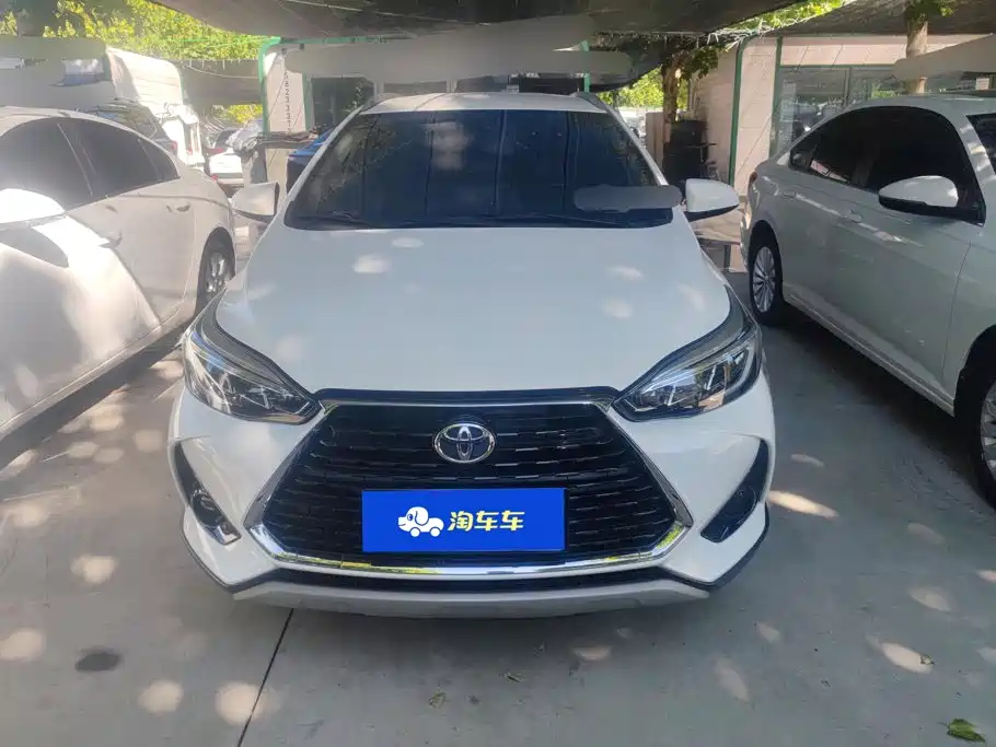 Toyota Yaris L — фото 2