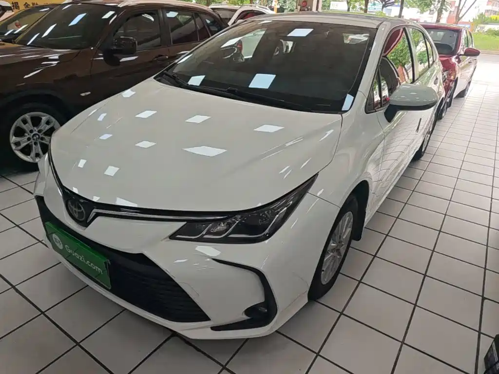 Toyota Corolla — фото 2