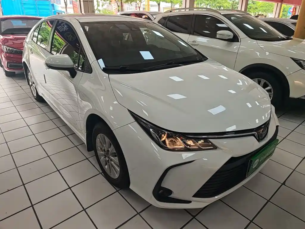 Toyota Corolla — фото 4