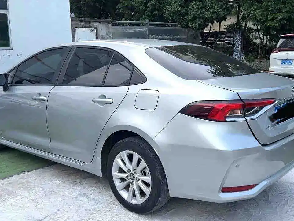 Toyota Corolla — фото 4