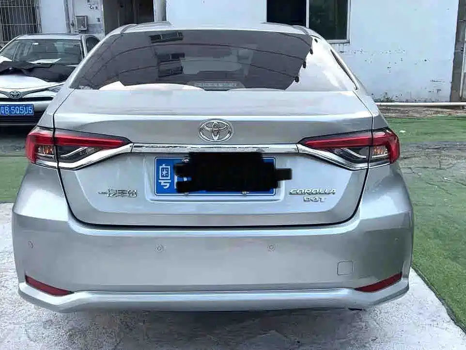 Toyota Corolla — фото 5