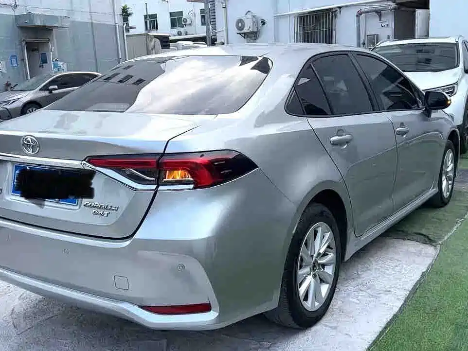 Toyota Corolla — фото 6