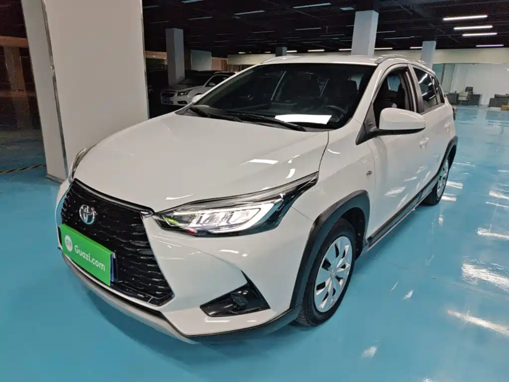 Toyota Yaris L — фото 2